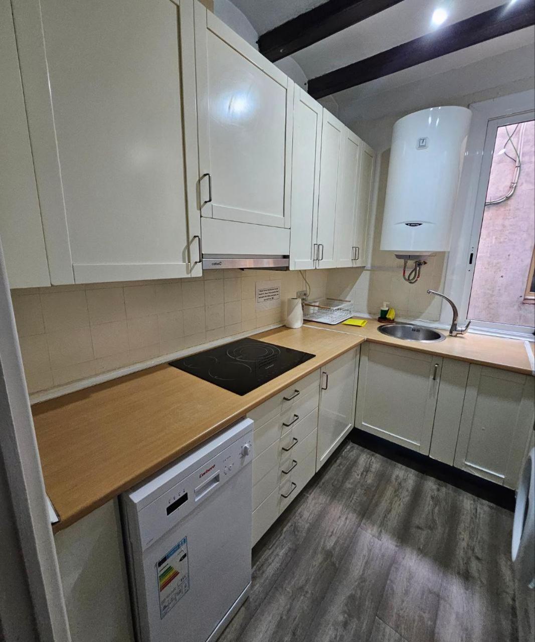 Family Flat Near Ramblas Bcn 5 Rooms Barcelona Exterior photo
