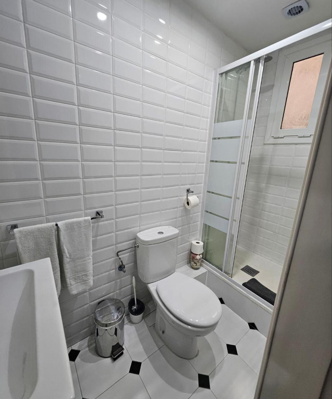 Family Flat Near Ramblas Bcn 5 Rooms Barcelona Exterior photo