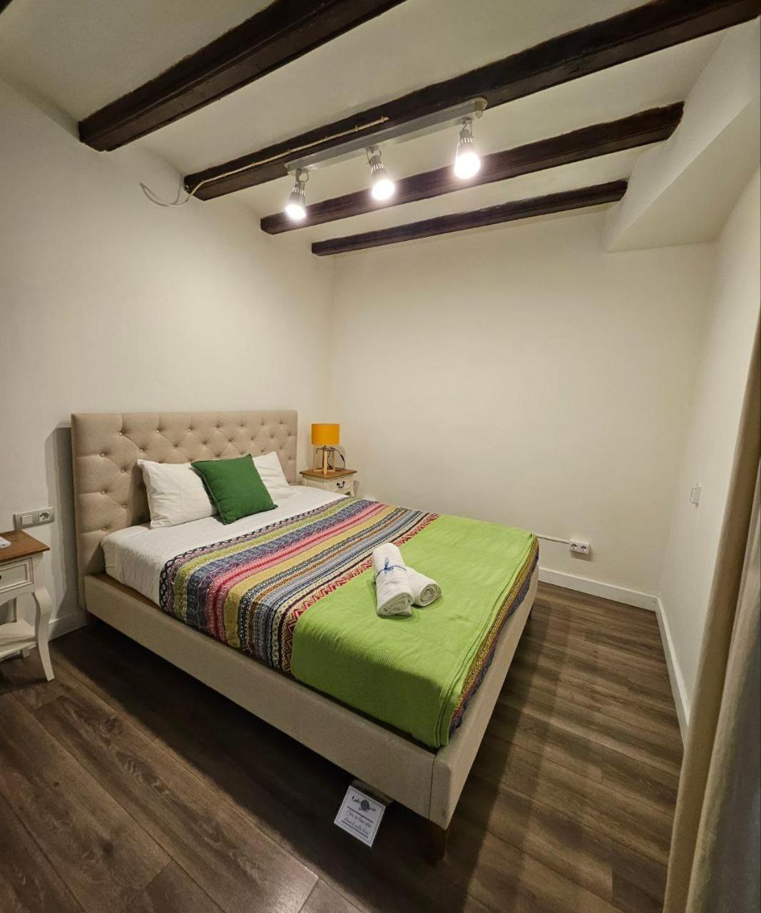 Family Flat Near Ramblas Bcn 5 Rooms Barcelona Exterior photo