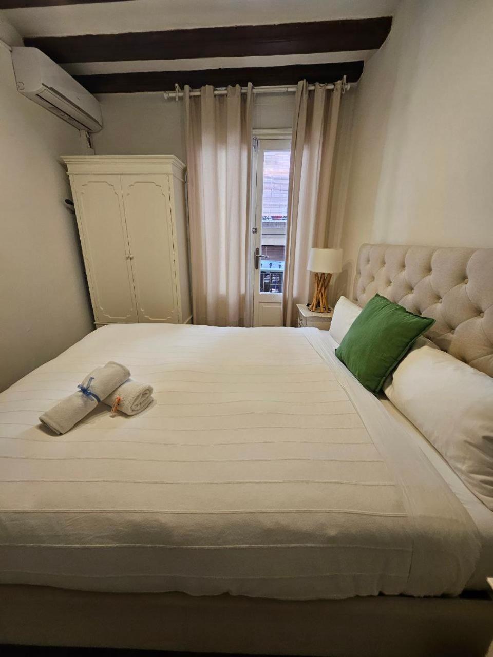 Family Flat Near Ramblas Bcn 5 Rooms Barcelona Exterior photo
