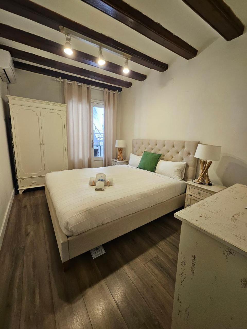 Family Flat Near Ramblas Bcn 5 Rooms Barcelona Exterior photo