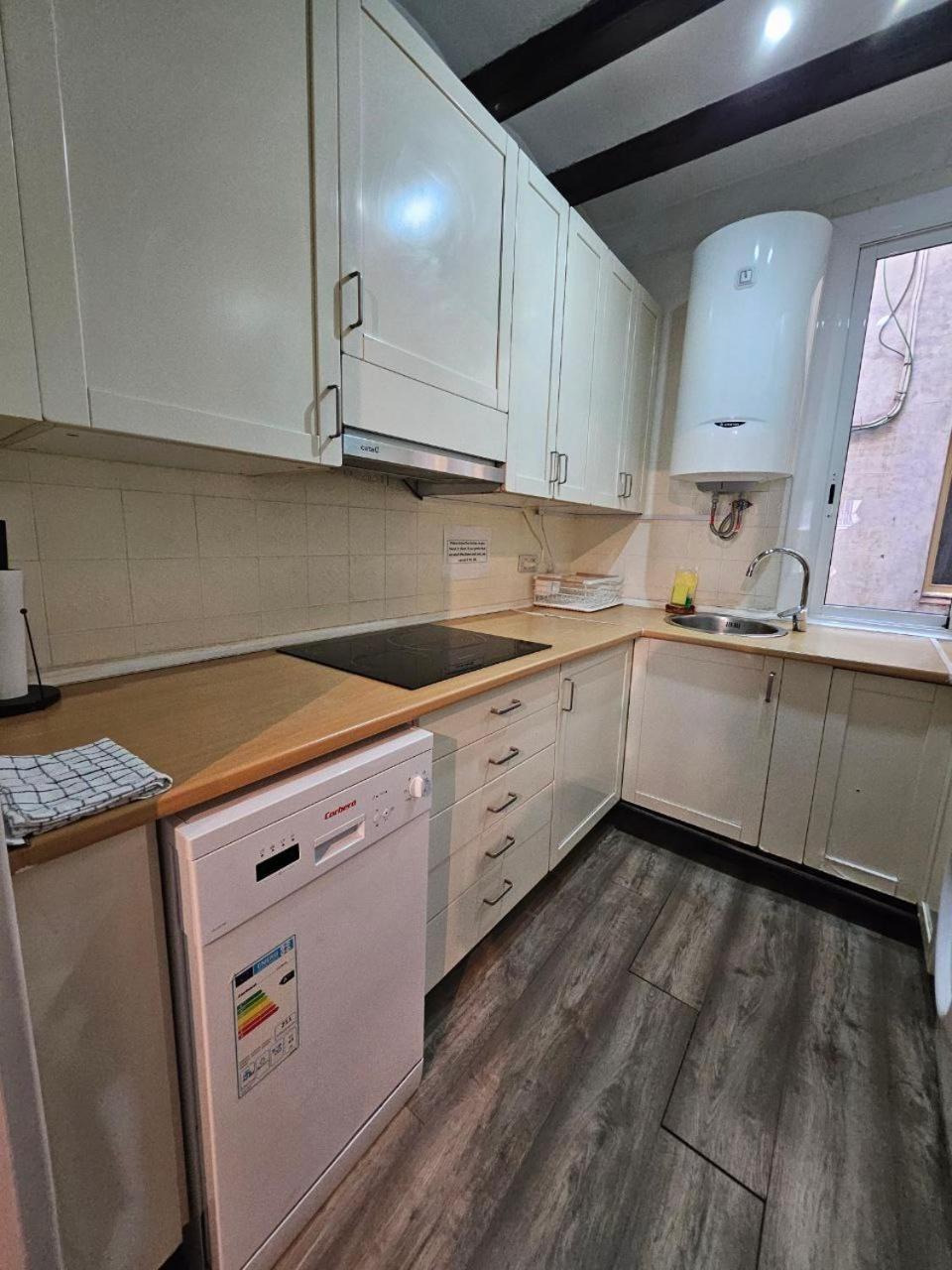Family Flat Near Ramblas Bcn 5 Rooms Barcelona Exterior photo
