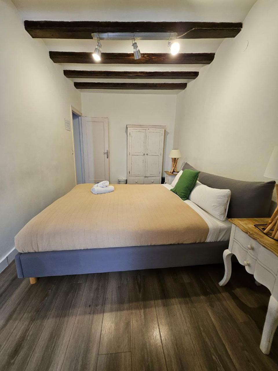 Family Flat Near Ramblas Bcn 5 Rooms Barcelona Exterior photo